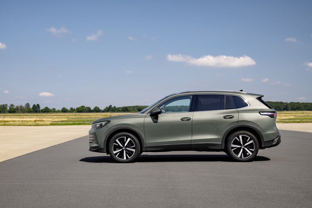Volkswagen Tiguan Elegance cipressino green